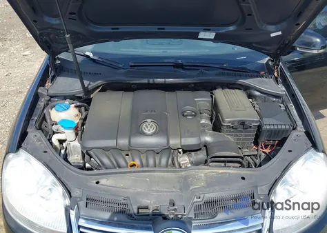 2010 Volkswagen Jetta Limited Edition z USA, uszkodzony, nr VIN 3VWAX7AJXAM128855